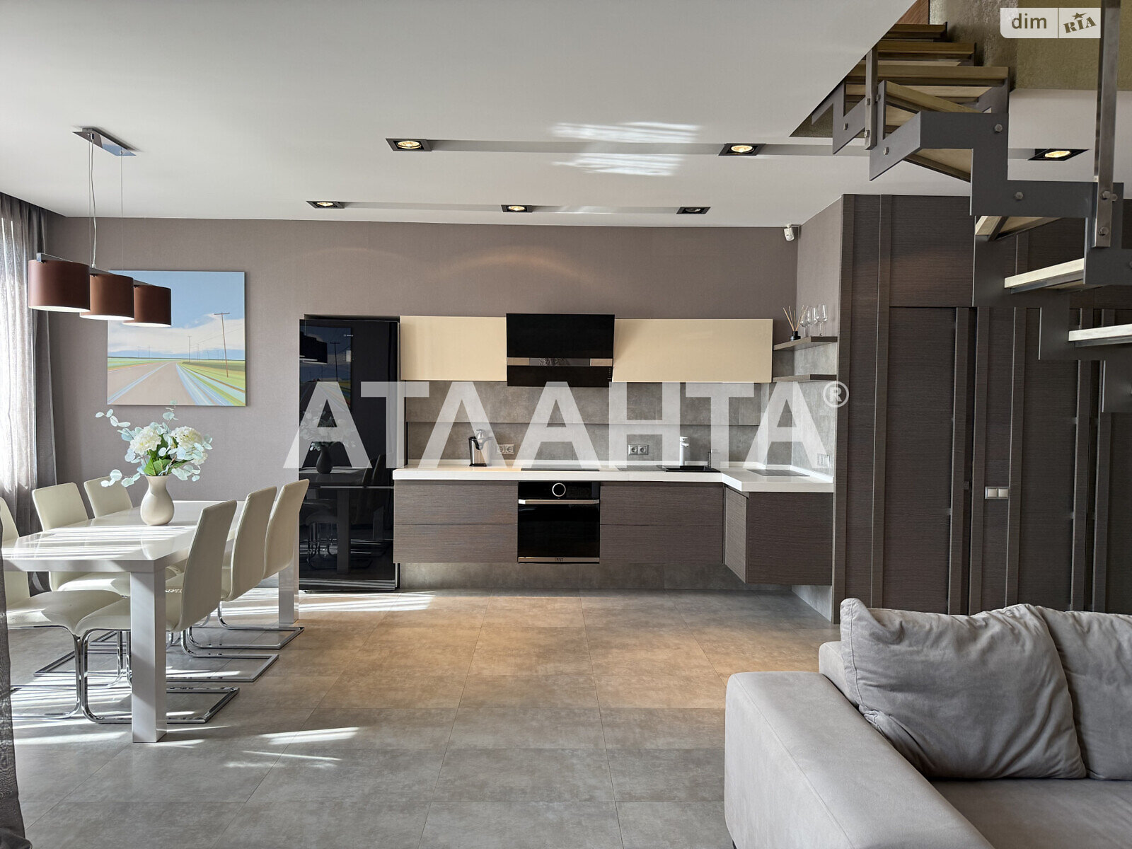 Продаж двокімнатної квартири в Одесі, на вул. Базарна 5/2, район Приморський фото 1 Продаж двокімнатної квартири в Одесі, на вул. Базарна 5/2, район Приморський фото 1