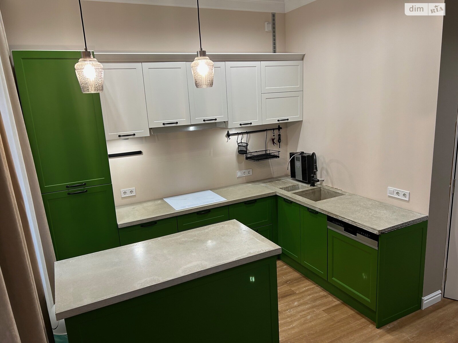 Продажа четырехкомнатной квартиры в Одессе, на ул. Базарная, район Приморский фото 1