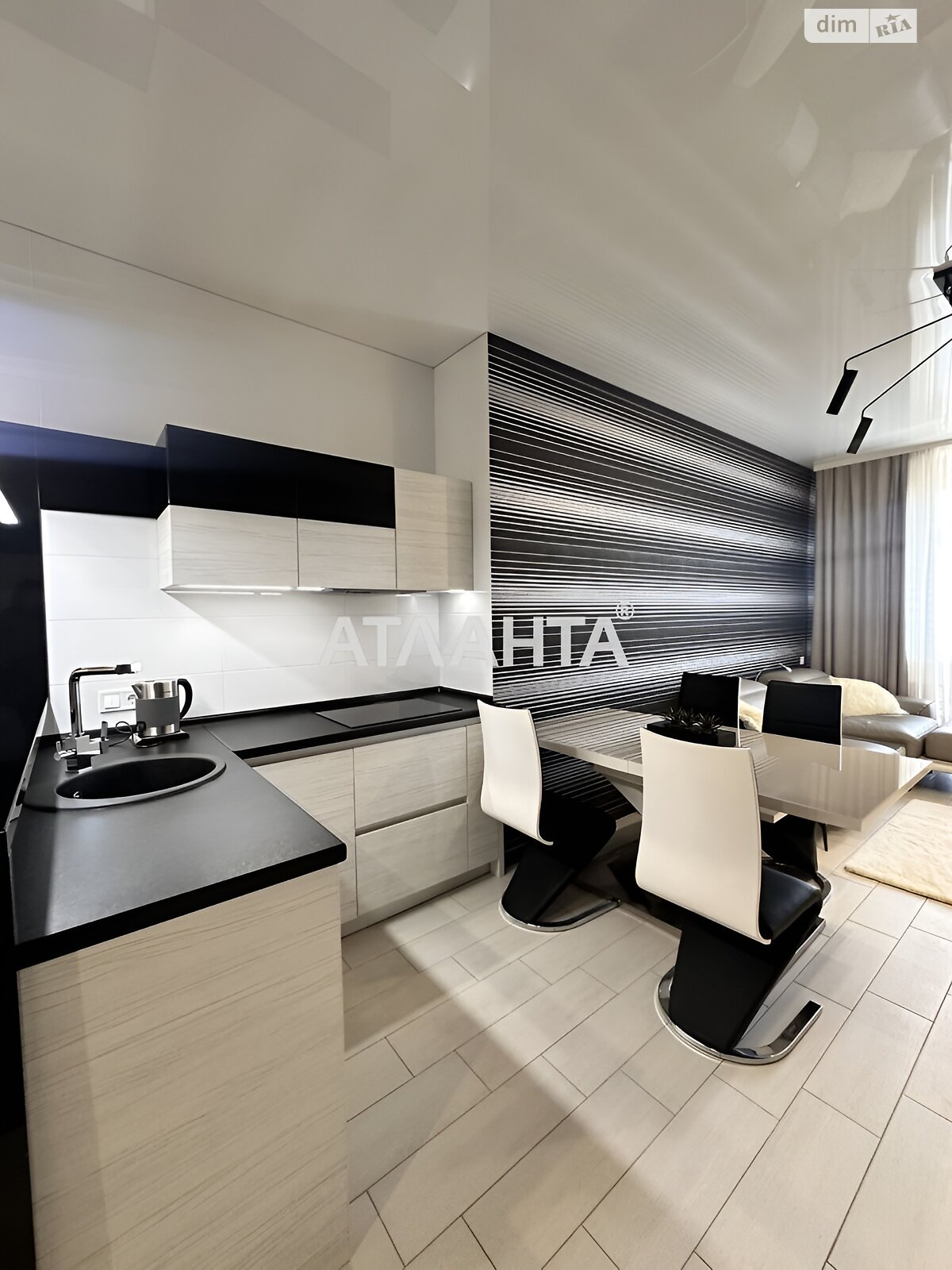 Продажа однокомнатной квартиры в Одессе, на ул. Леонтовича 16А, район Приморский фото 1 Продажа однокомнатной квартиры в Одессе, на ул. Леонтовича 16А, район Приморский фото 1