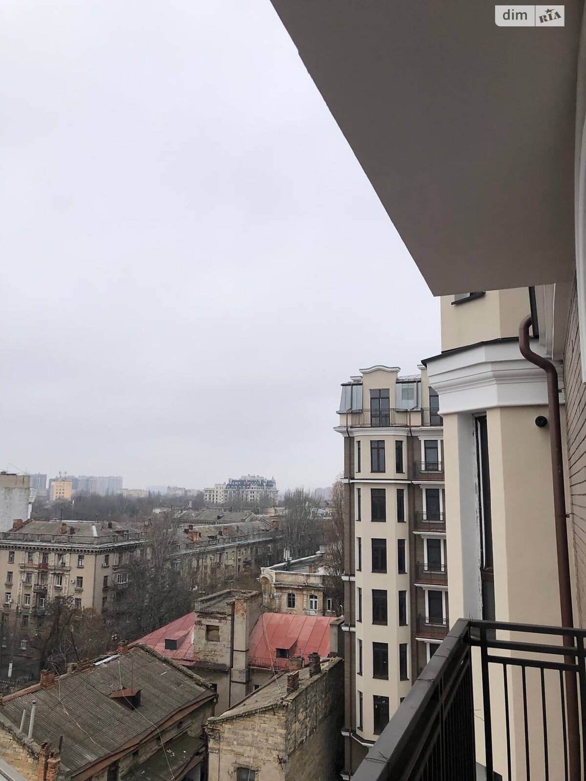 Продажа трехкомнатной квартиры в Одессе, на ул. Бориса Литвака 9, район Приморский фото 1 Продажа трехкомнатной квартиры в Одессе, на ул. Бориса Литвака 9, район Приморский фото 1