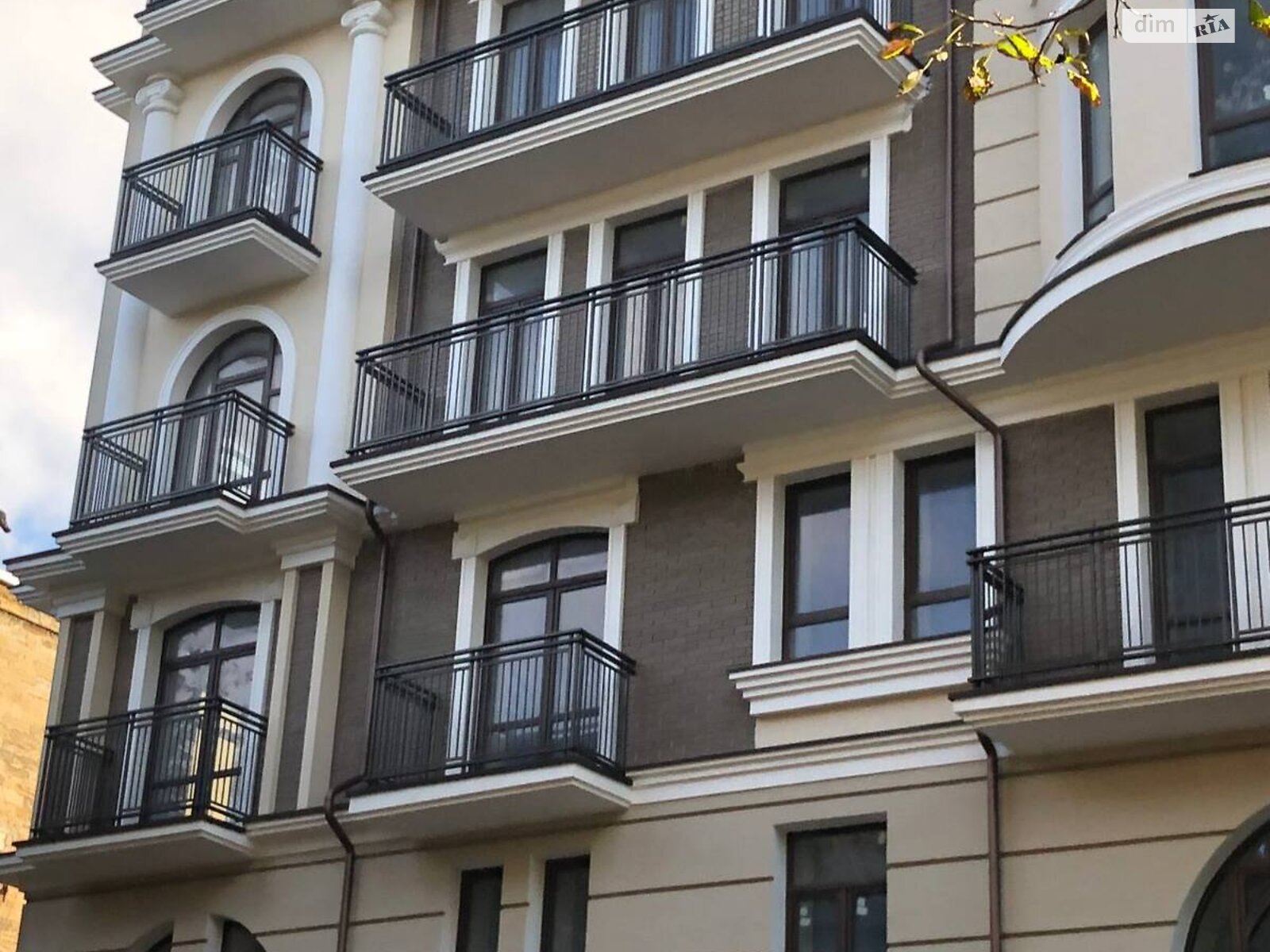 Продажа трехкомнатной квартиры в Одессе, на ул. Бориса Литвака 9, район Центр фото 1 Продажа трехкомнатной квартиры в Одессе, на ул. Бориса Литвака 9, район Центр фото 1