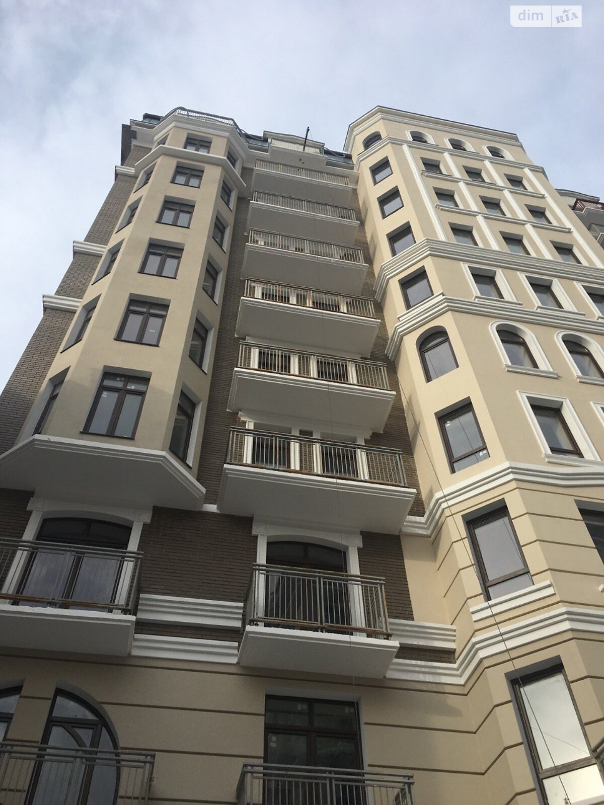 Продаж трикімнатної квартири в Одесі, на вул. Бориса Літвака 9, район Приморський фото 1 Продаж трикімнатної квартири в Одесі, на вул. Бориса Літвака 9, район Приморський фото 1
