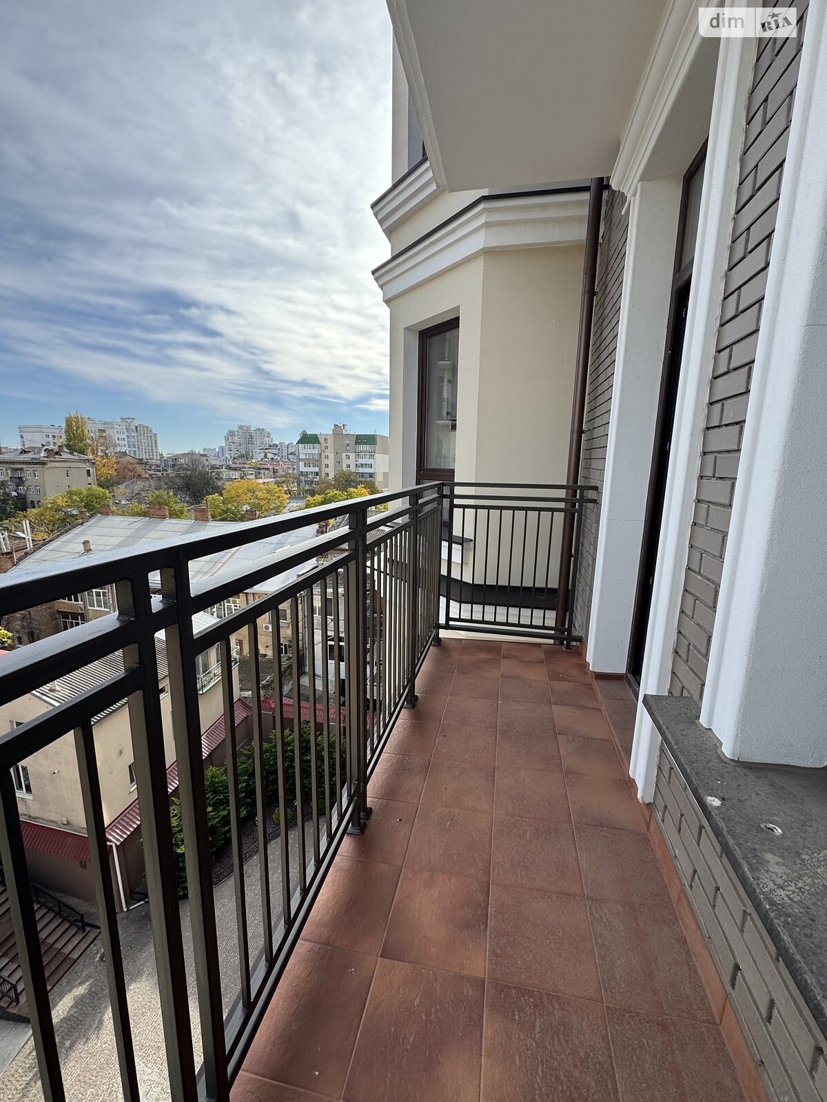 Продажа двухкомнатной квартиры в Одессе, на ул. Бориса Литвака 9, кв. 11, район Приморский фото 1