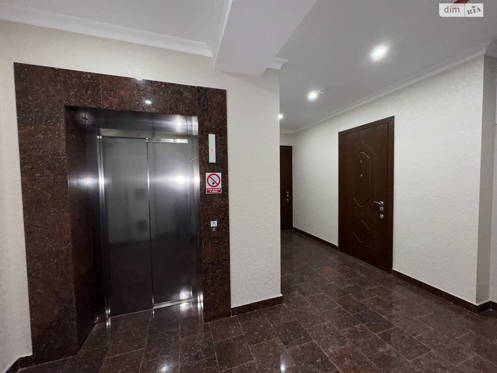 Продажа двухкомнатной квартиры в Одессе, на ул. Бориса Литвака 9, кв. 11, район Приморский фото 1