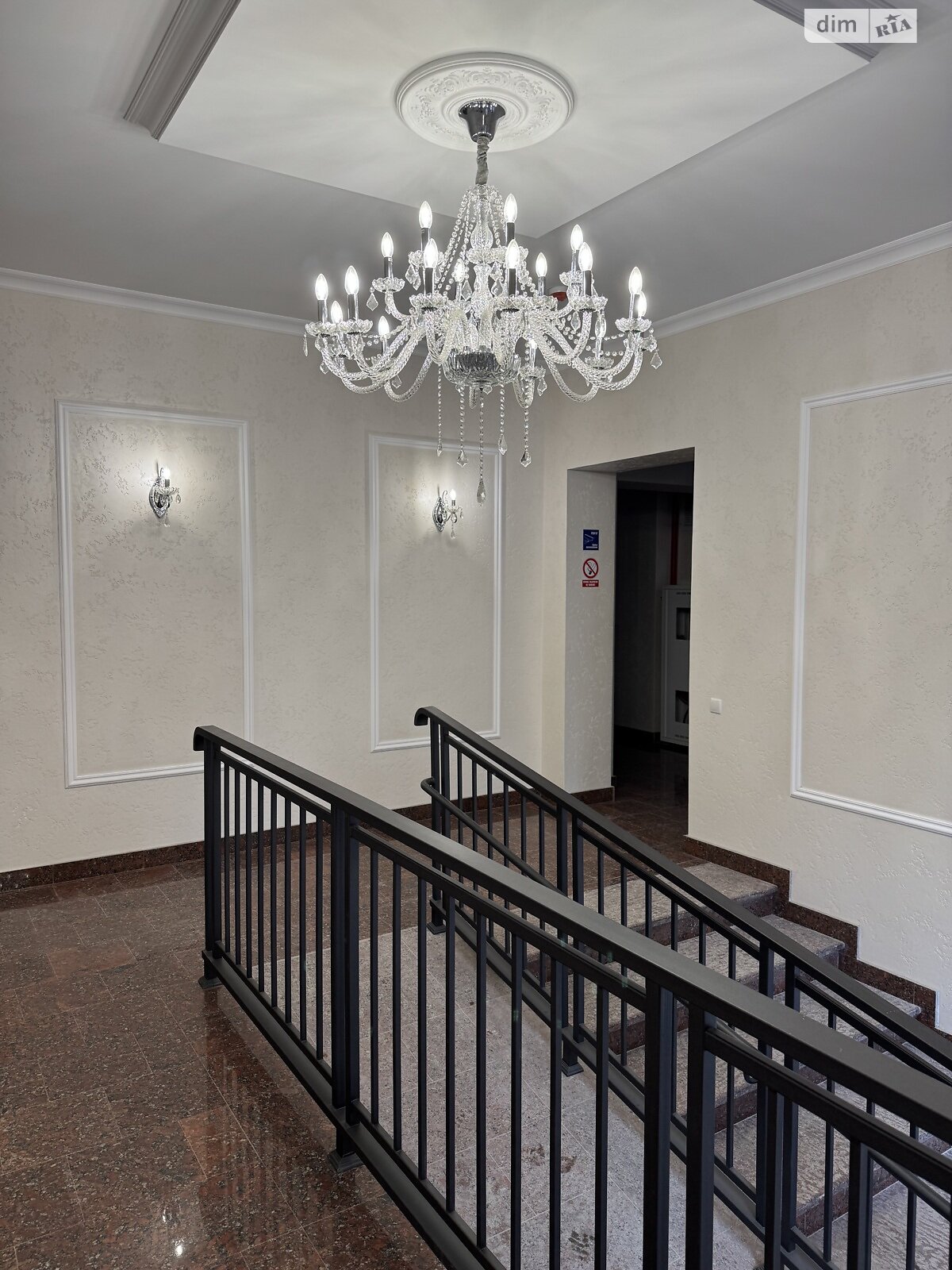 Продажа трехкомнатной квартиры в Одессе, на ул. Бориса Литвака 9, кв. 4, район Приморский фото 1 Продажа трехкомнатной квартиры в Одессе, на ул. Бориса Литвака 9, кв. 4, район Приморский фото 1