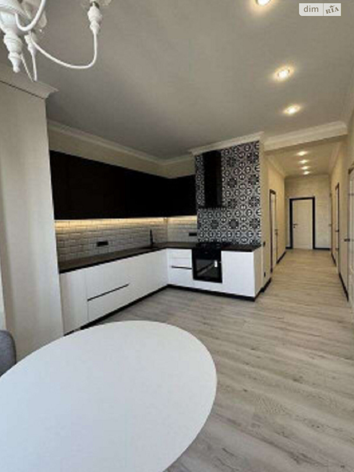 Продажа трехкомнатной квартиры в Одессе, на ул. Бориса Литвака 9, район Приморский фото 1