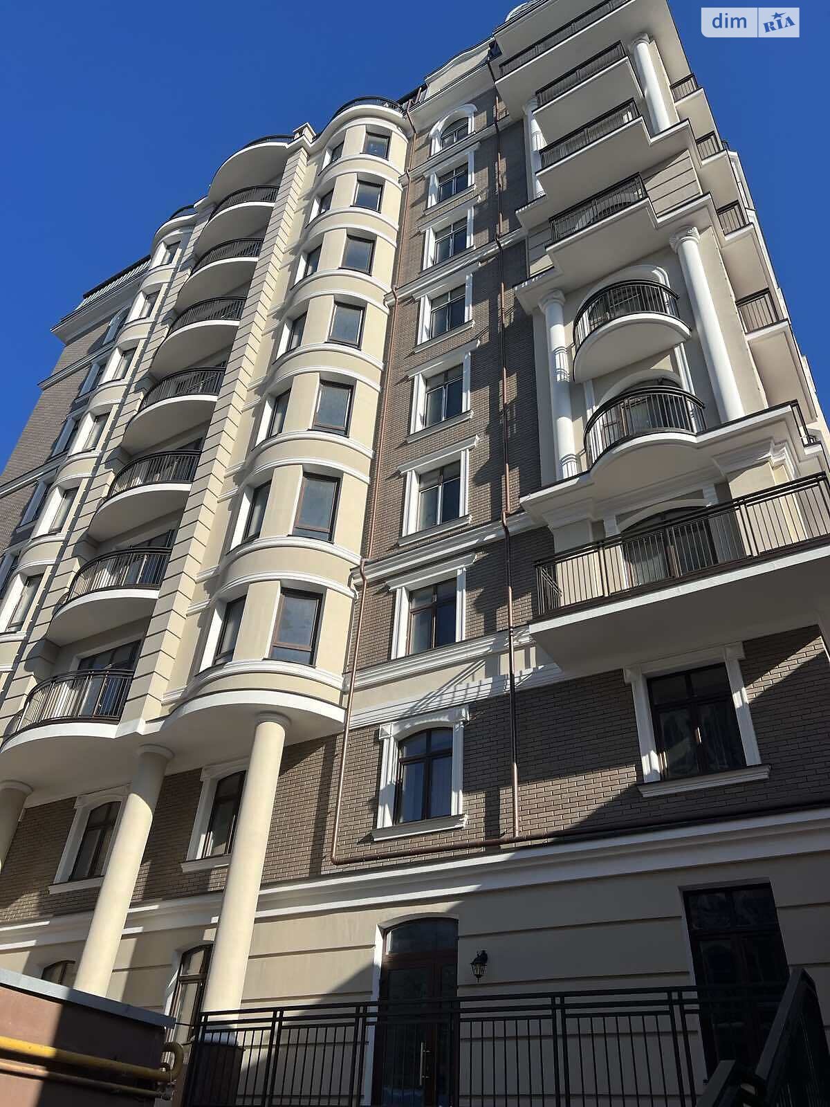 Продажа трехкомнатной квартиры в Одессе, на ул. Бориса Литвака 9, район Приморский фото 1