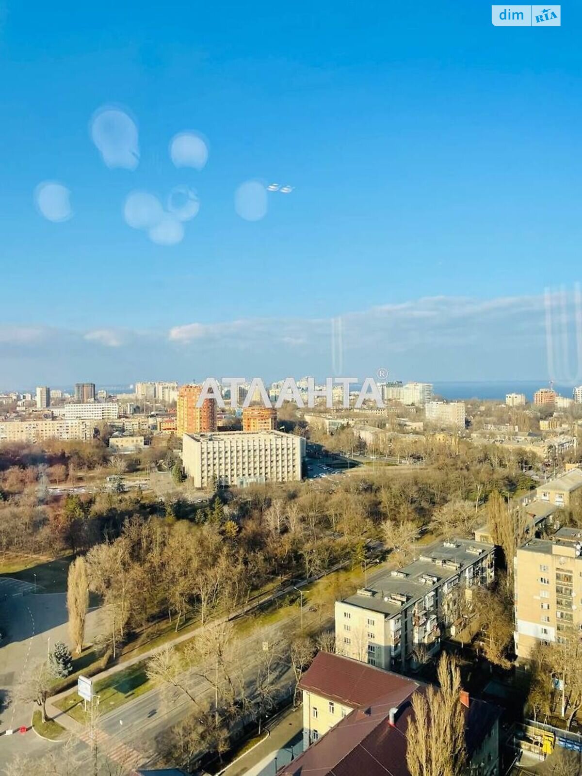 Продажа трехкомнатной квартиры в Одессе, на просп. Гагарина 19А, район Приморский фото 1