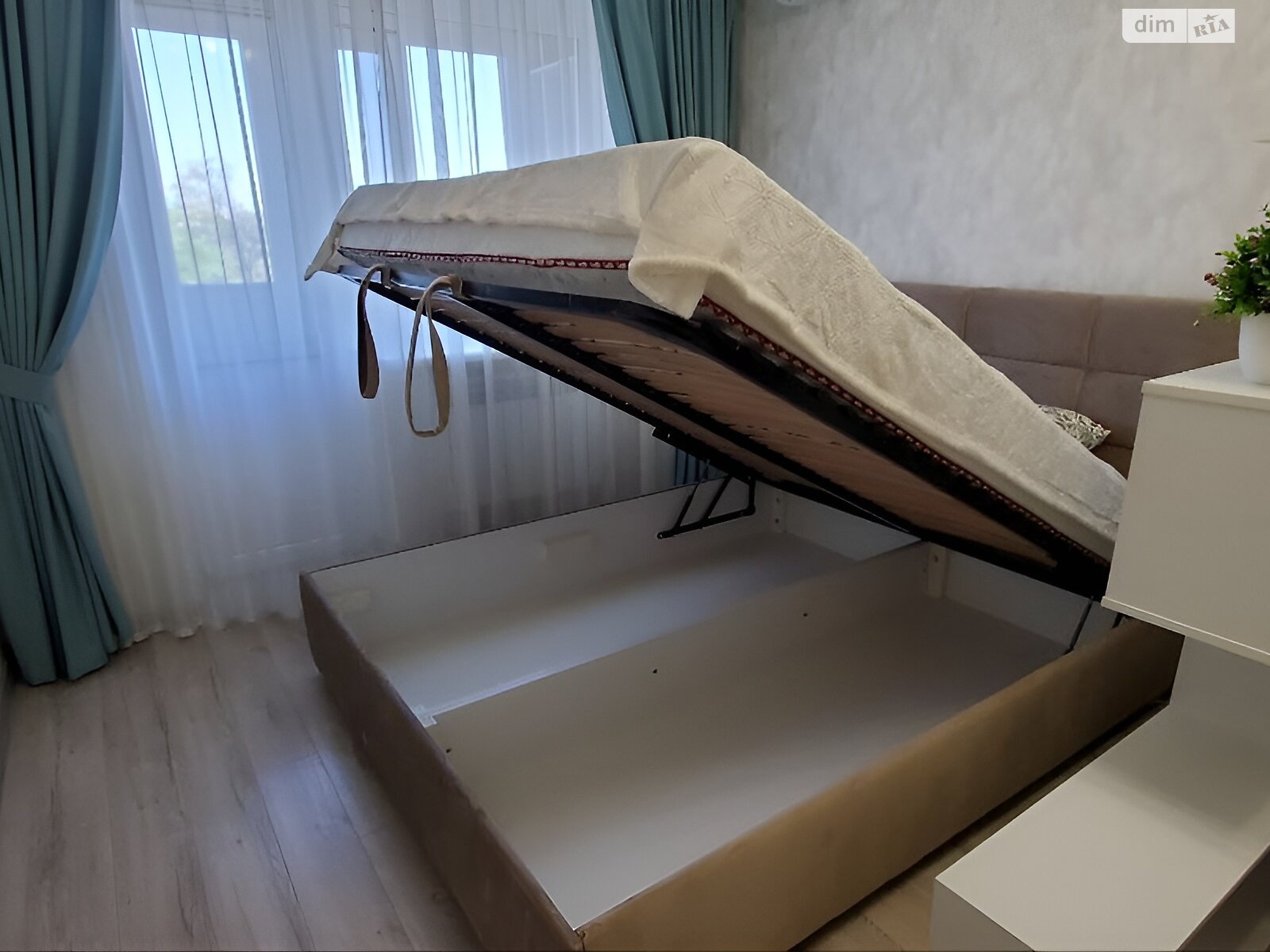 Продаж однокімнатної квартири в Одесі, на просп. Гагаріна 15, район Приморський фото 1 Продаж однокімнатної квартири в Одесі, на просп. Гагаріна 15, район Приморський фото 1