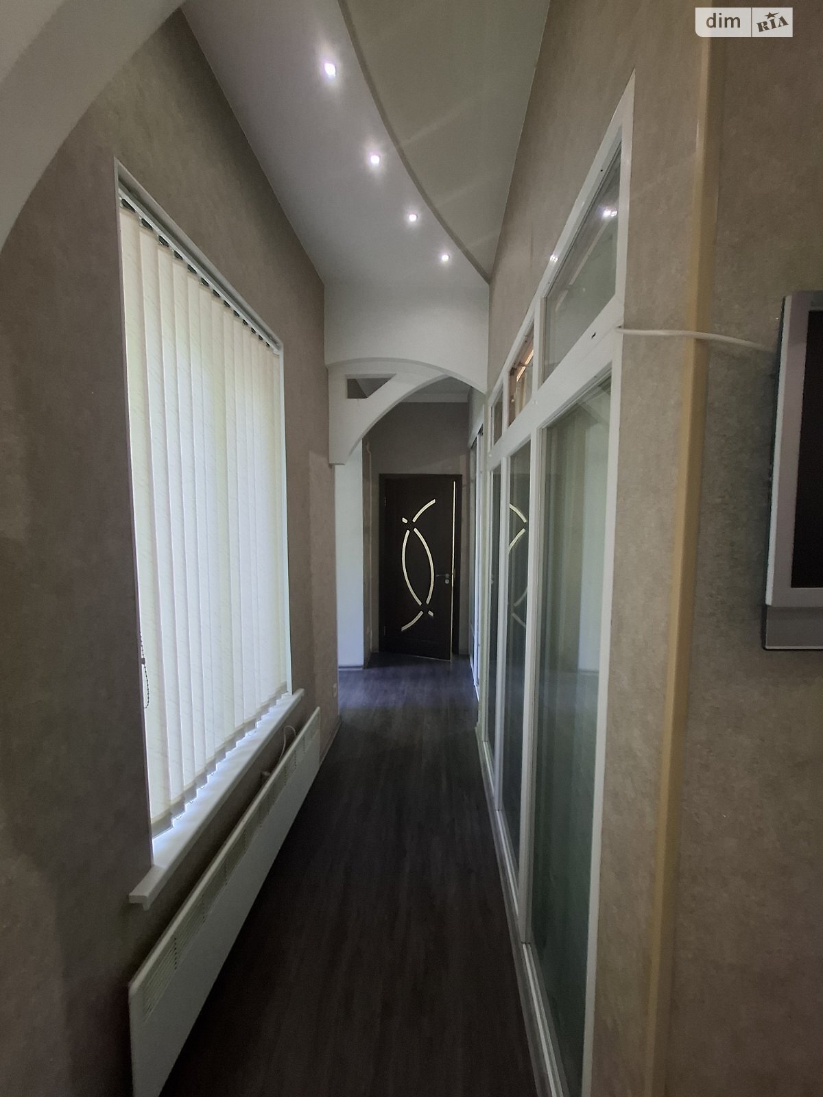 Продаж трикімнатної квартири в Одесі, на вул. Чорноморського козацтва, район Приморський фото 1