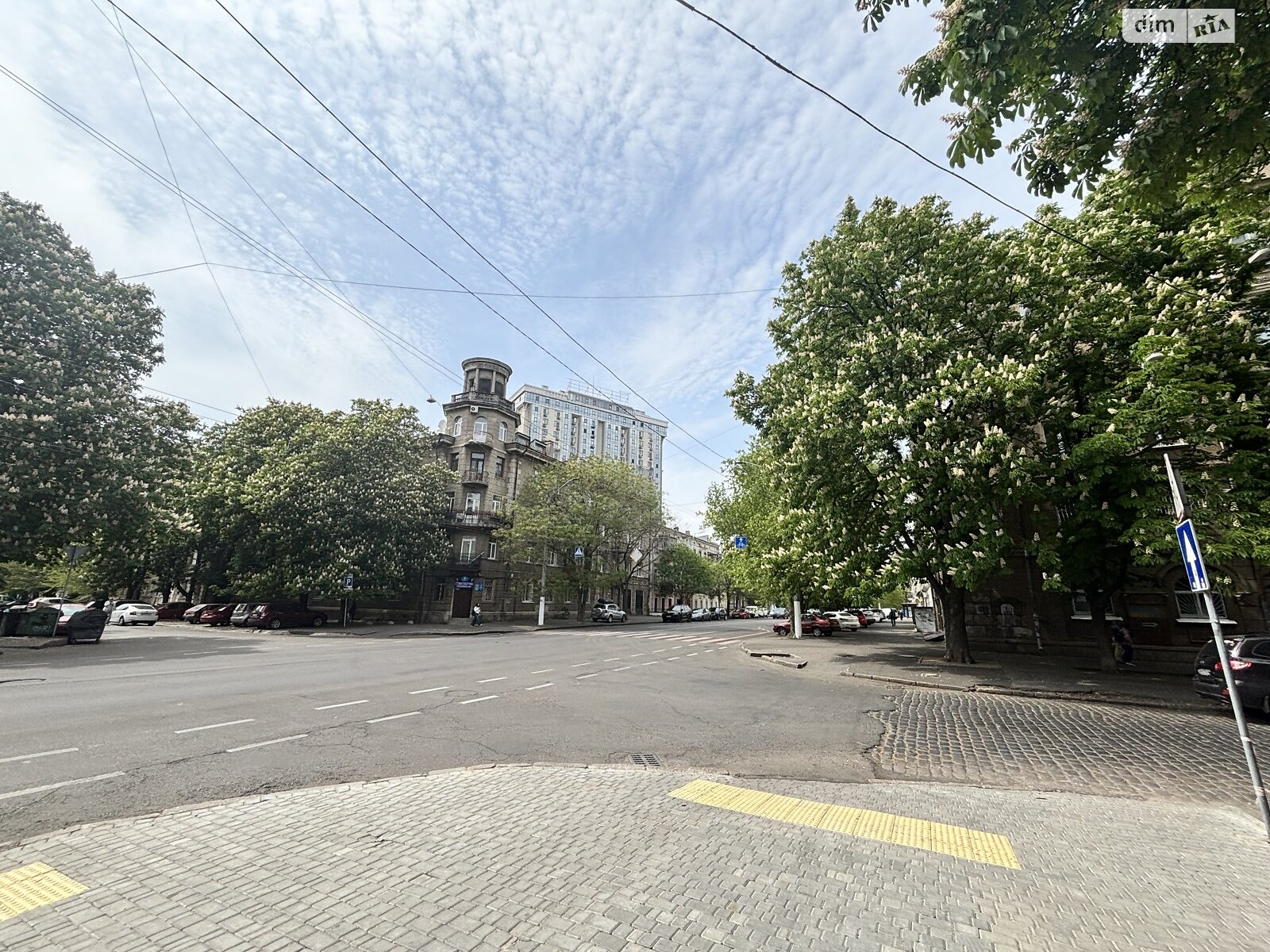 Продаж трикімнатної квартири в Одесі, на вул. Дігтярна, район Приморський фото 1 Продаж трикімнатної квартири в Одесі, на вул. Дігтярна, район Приморський фото 1