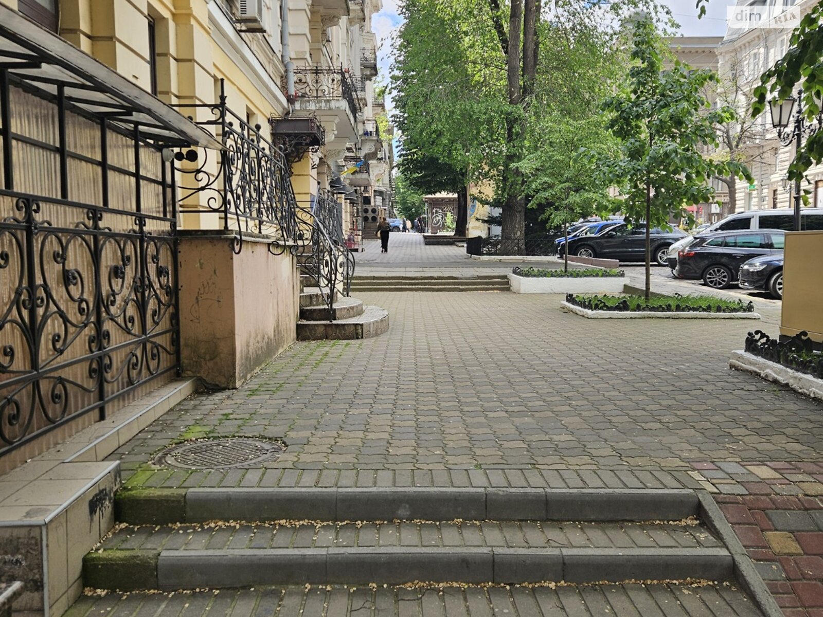 Продажа трехкомнатной квартиры в Одессе, на ул. Дерибасовская, район Приморский фото 1 Продажа трехкомнатной квартиры в Одессе, на ул. Дерибасовская, район Приморский фото 1