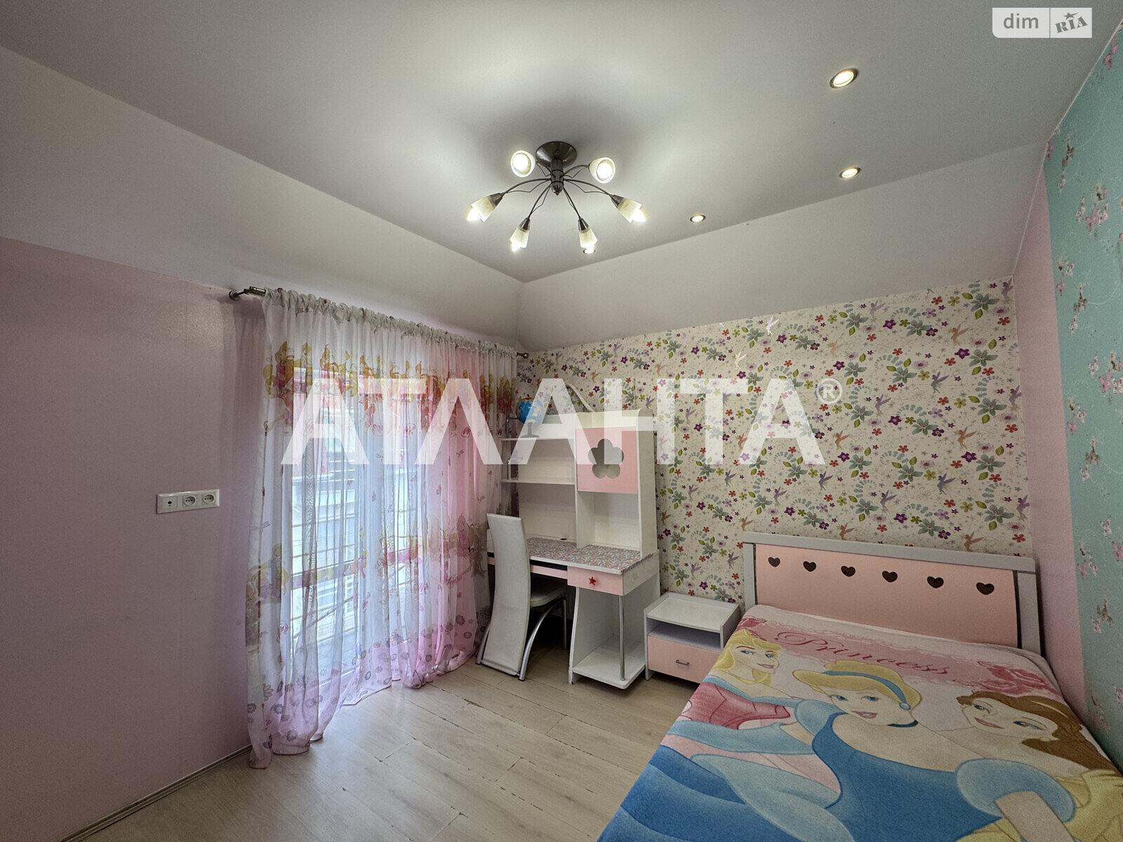 Продажа двухкомнатной квартиры в Одессе, на ул. Дмитриевская, район Приморский фото 1 Продажа двухкомнатной квартиры в Одессе, на ул. Дмитриевская, район Приморский фото 1
