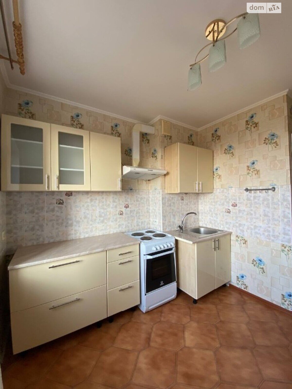 Продажа трехкомнатной квартиры в Одессе, на просп. Добровольского 70, район Пересыпский фото 1