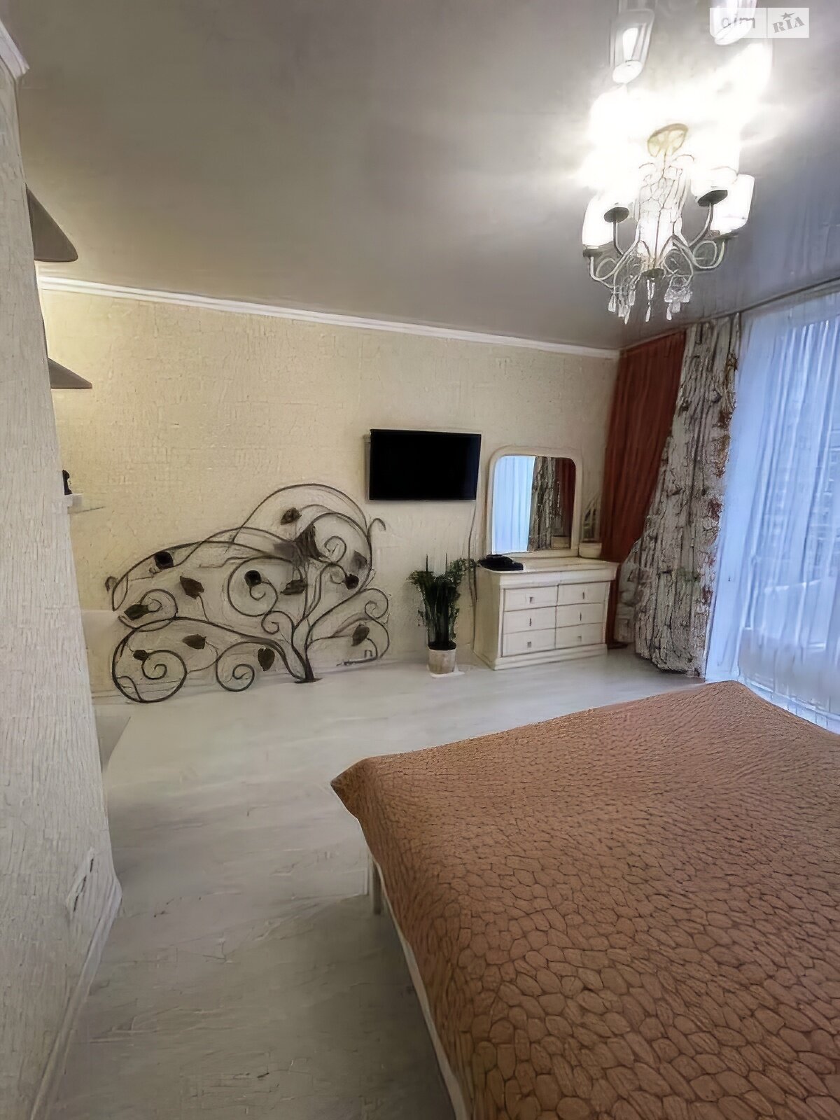 Продаж двокімнатної квартири в Одесі, на вул. Добровольців, район Приморський фото 1 Продаж двокімнатної квартири в Одесі, на вул. Добровольців, район Приморський фото 1