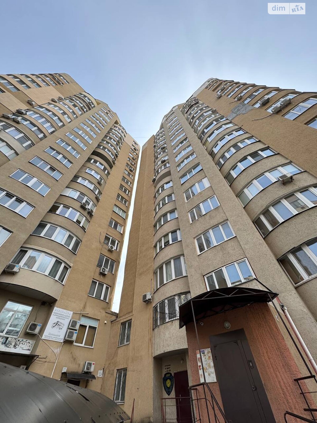 Продаж трикімнатної квартири в Одесі, на вул. Добровольців, район Приморський фото 1 Продаж трикімнатної квартири в Одесі, на вул. Добровольців, район Приморський фото 1