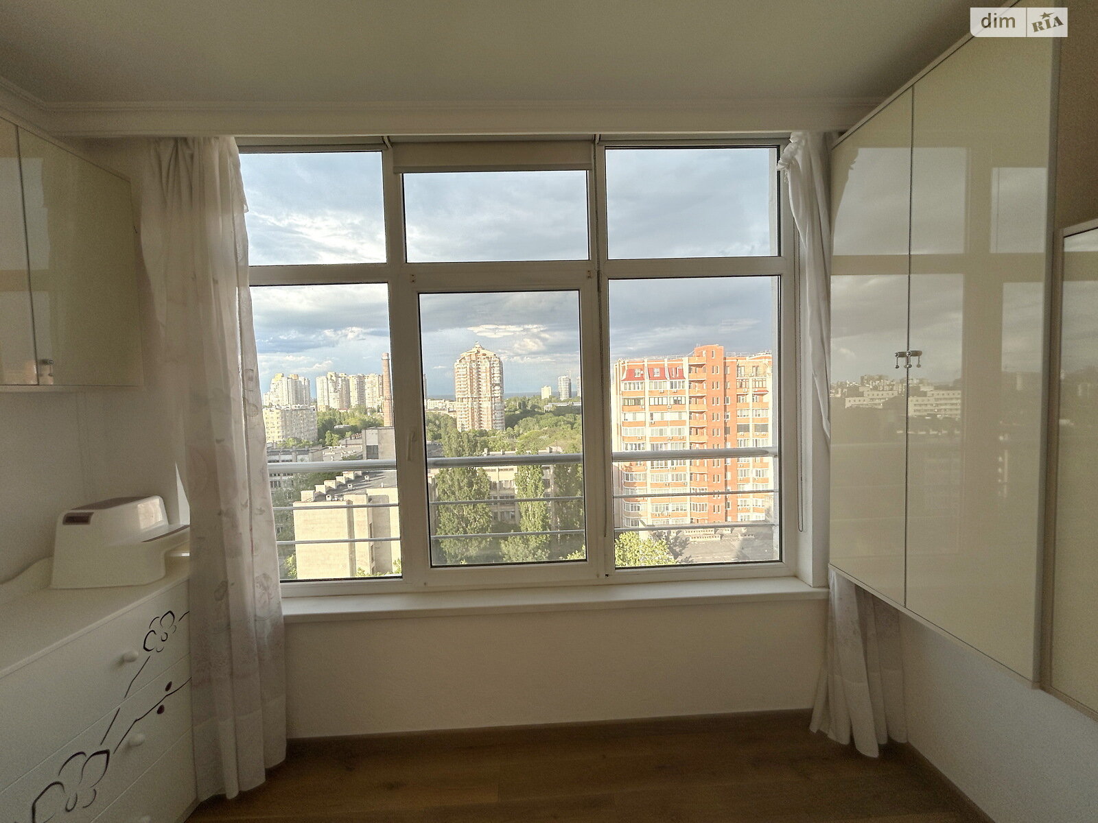 Продаж двокімнатної квартири в Одесі, на вул. Добровольців 10Б, район Приморський фото 1 Продаж двокімнатної квартири в Одесі, на вул. Добровольців 10Б, район Приморський фото 1