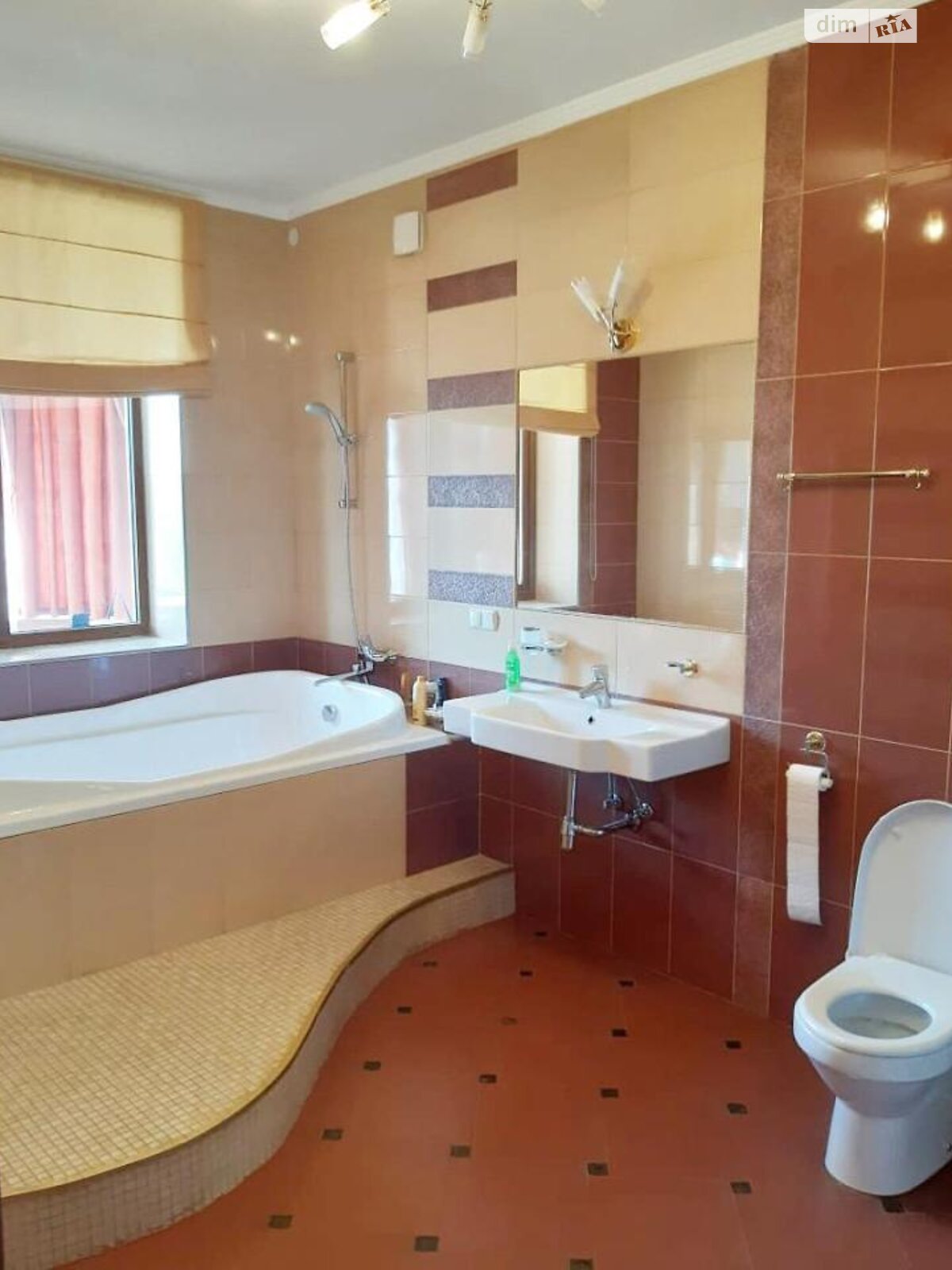 Продажа четырехкомнатной квартиры в Одессе, на ул. Добровольцев 10Б, район Приморский фото 1