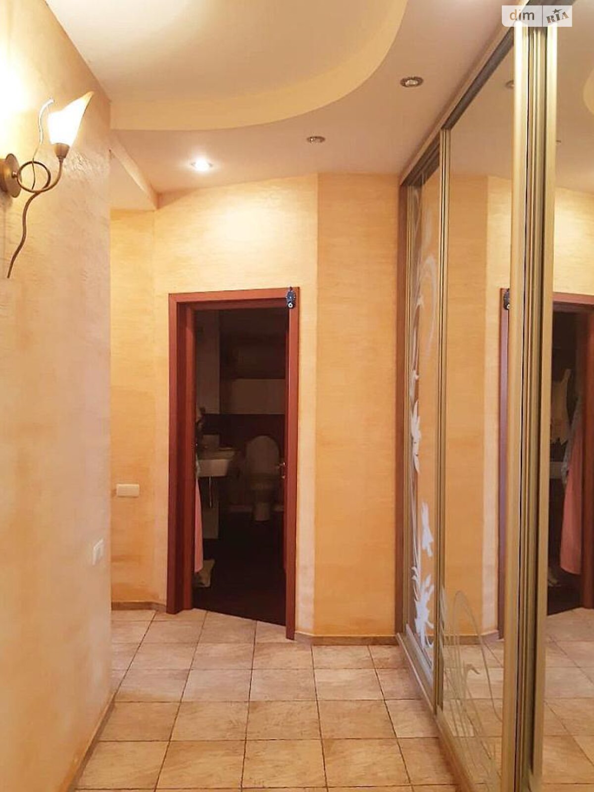 Продажа четырехкомнатной квартиры в Одессе, на ул. Добровольцев 10Б, район Приморский фото 1