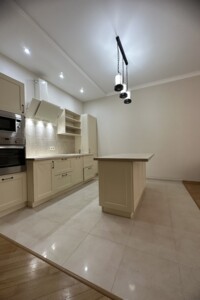 Продажа четырехкомнатной квартиры в Одессе, на ул. Довженко 2, район Приморский фото 2