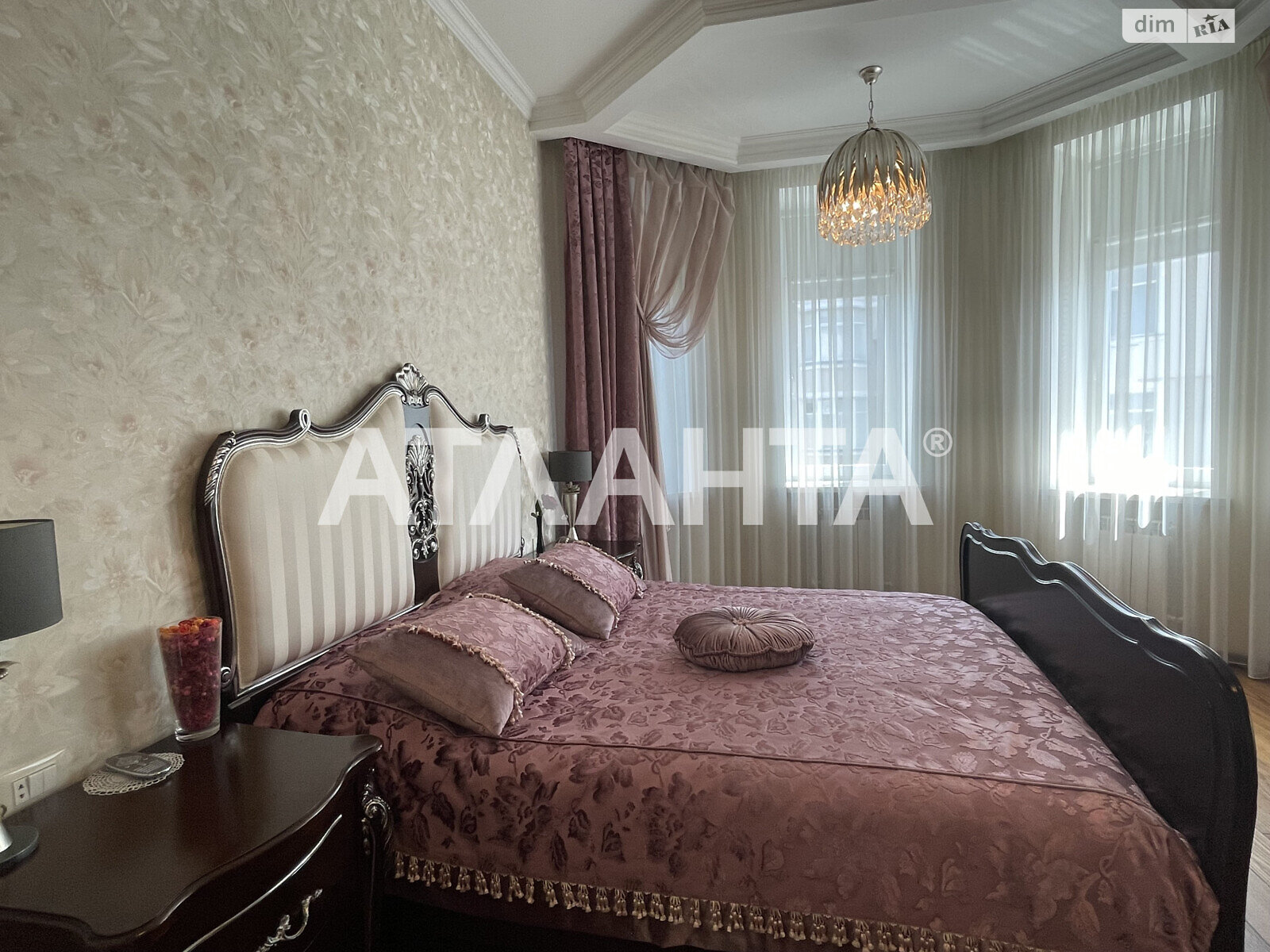 Продаж трикімнатної квартири в Одесі, на вул. Довженка 4А, район Приморський фото 1 Продаж трикімнатної квартири в Одесі, на вул. Довженка 4А, район Приморський фото 1