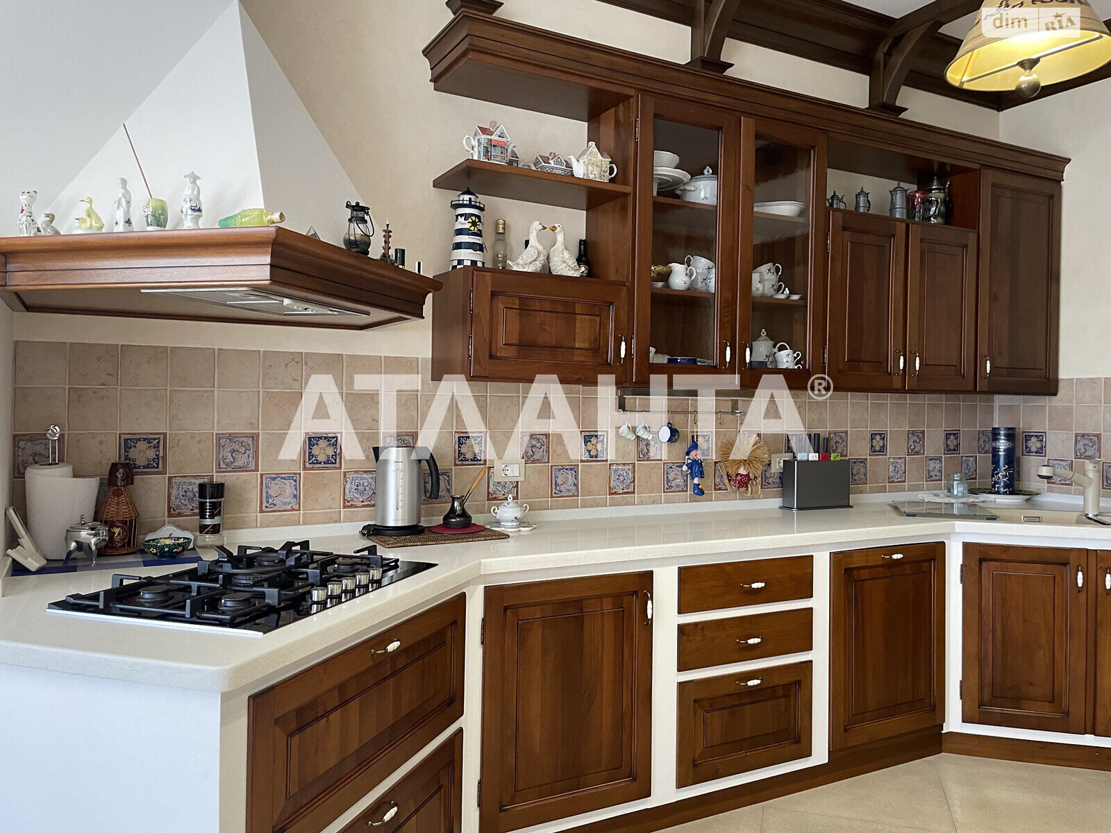 Продаж трикімнатної квартири в Одесі, на вул. Довженка 4А, район Приморський фото 1 Продаж трикімнатної квартири в Одесі, на вул. Довженка 4А, район Приморський фото 1
