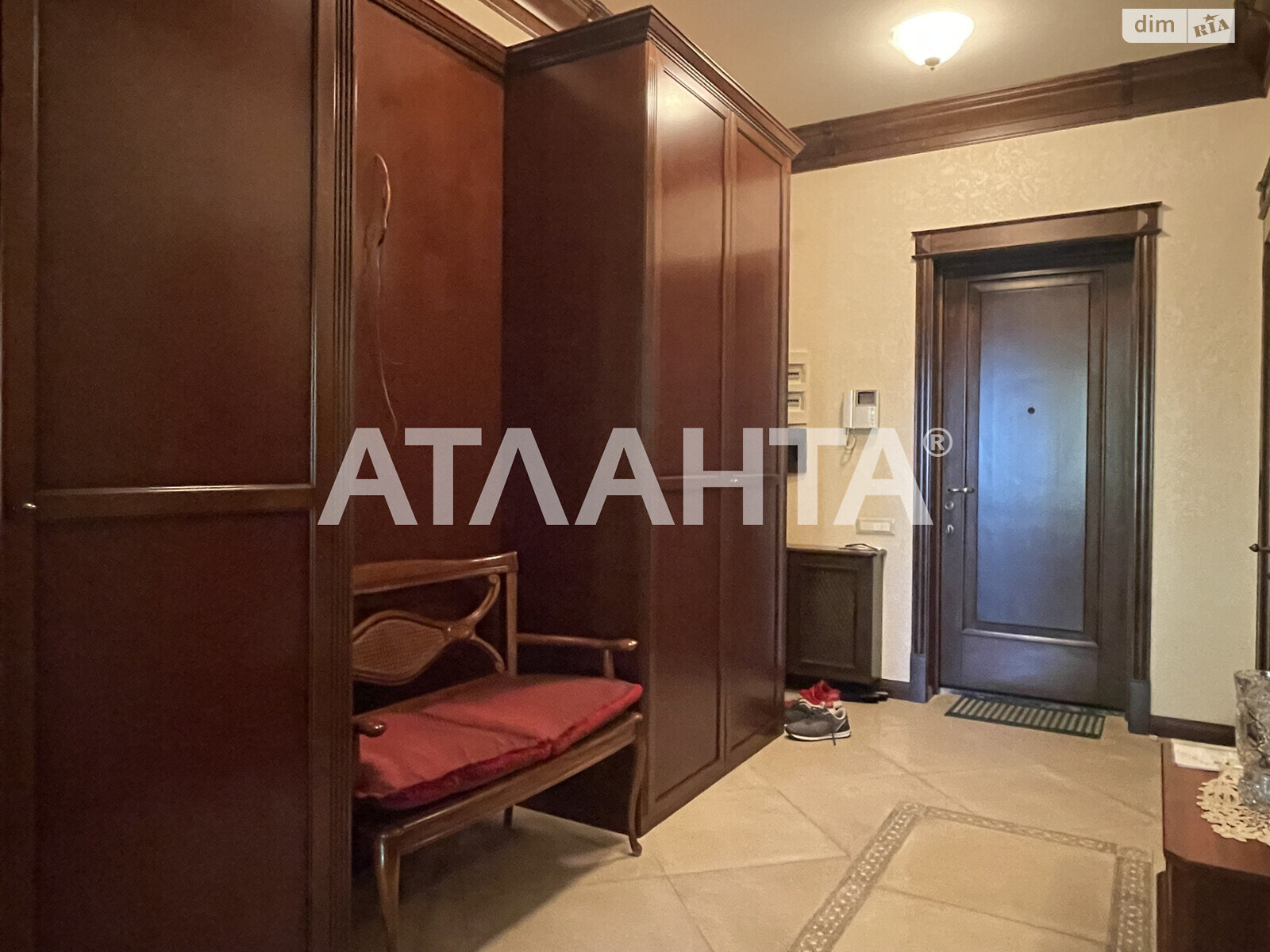 Продаж трикімнатної квартири в Одесі, на вул. Довженка 4А, район Приморський фото 1 Продаж трикімнатної квартири в Одесі, на вул. Довженка 4А, район Приморський фото 1