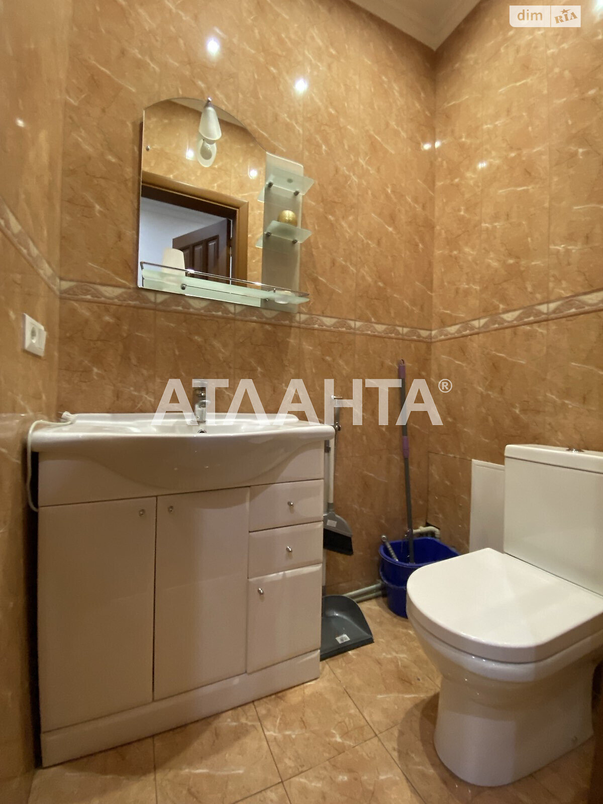 Продаж трикімнатної квартири в Одесі, на вул. Довженка, район Приморський фото 1 Продаж трикімнатної квартири в Одесі, на вул. Довженка, район Приморський фото 1