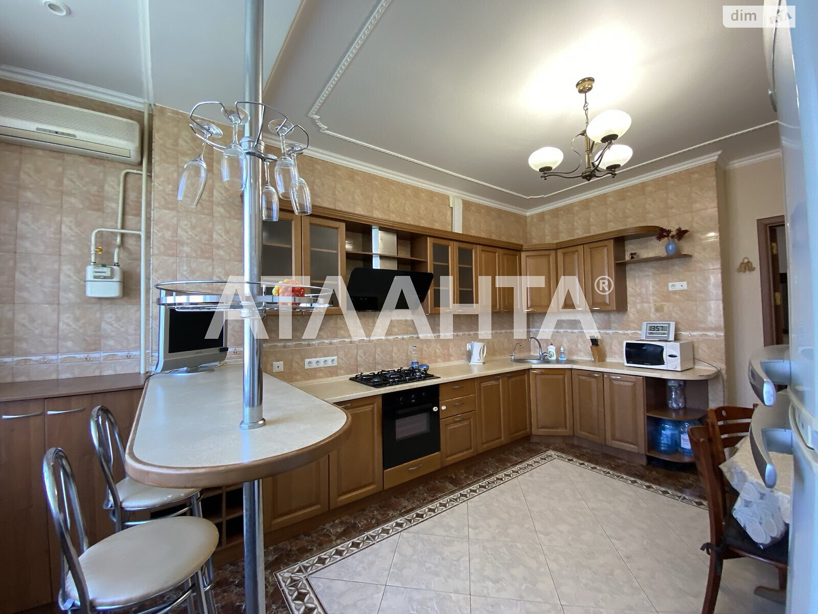 Продаж трикімнатної квартири в Одесі, на вул. Довженка, район Приморський фото 1 Продаж трикімнатної квартири в Одесі, на вул. Довженка, район Приморський фото 1