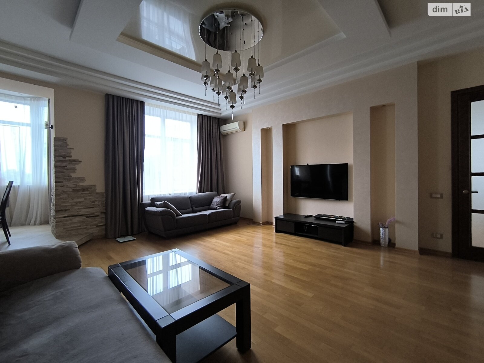 Продажа трехкомнатной квартиры в Одессе, на ул. Довженко 4, район Приморский фото 1 Продажа трехкомнатной квартиры в Одессе, на ул. Довженко 4, район Приморский фото 1