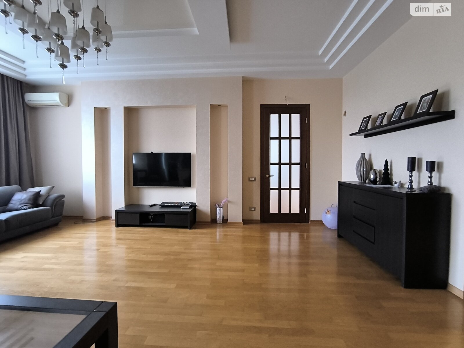 Продажа трехкомнатной квартиры в Одессе, на ул. Довженко 4, район Приморский фото 1 Продажа трехкомнатной квартиры в Одессе, на ул. Довженко 4, район Приморский фото 1