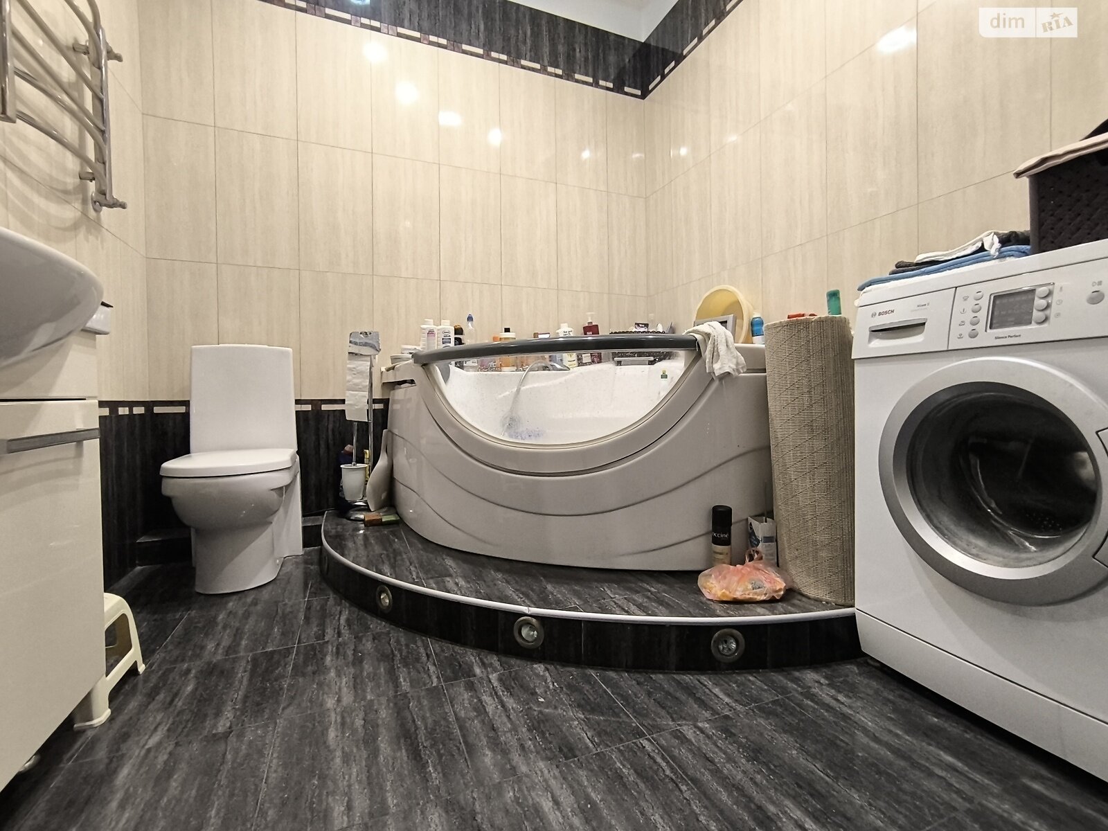 Продажа трехкомнатной квартиры в Одессе, на ул. Довженко 4, район Приморский фото 1 Продажа трехкомнатной квартиры в Одессе, на ул. Довженко 4, район Приморский фото 1