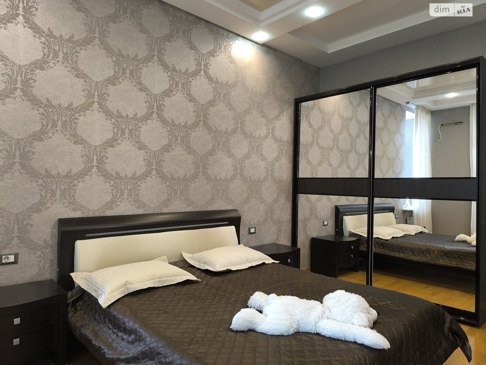 Продажа трехкомнатной квартиры в Одессе, на ул. Довженко 4, район Приморский фото 1 Продажа трехкомнатной квартиры в Одессе, на ул. Довженко 4, район Приморский фото 1