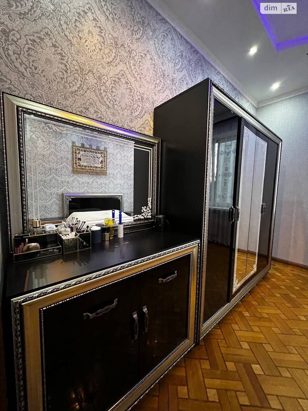 Продажа четырехкомнатной квартиры в Одессе, на ул. Довженко 6, кв. 10, район Приморский фото 1 Продажа четырехкомнатной квартиры в Одессе, на ул. Довженко 6, кв. 10, район Приморский фото 1