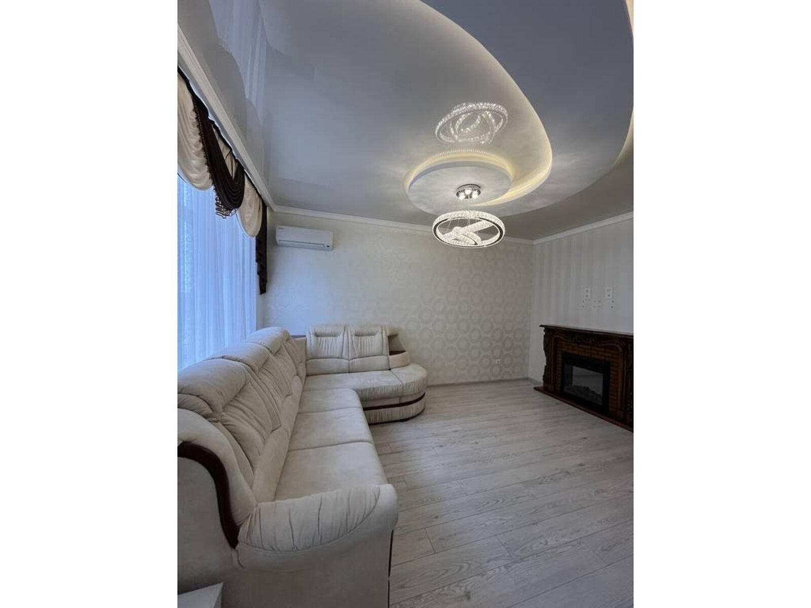 Продажа трехкомнатной квартиры в Одессе, на ул. Дюковская 5, район Приморский фото 1