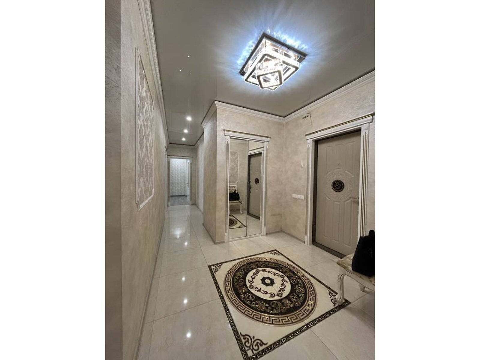 Продажа трехкомнатной квартиры в Одессе, на ул. Дюковская 5, район Приморский фото 1