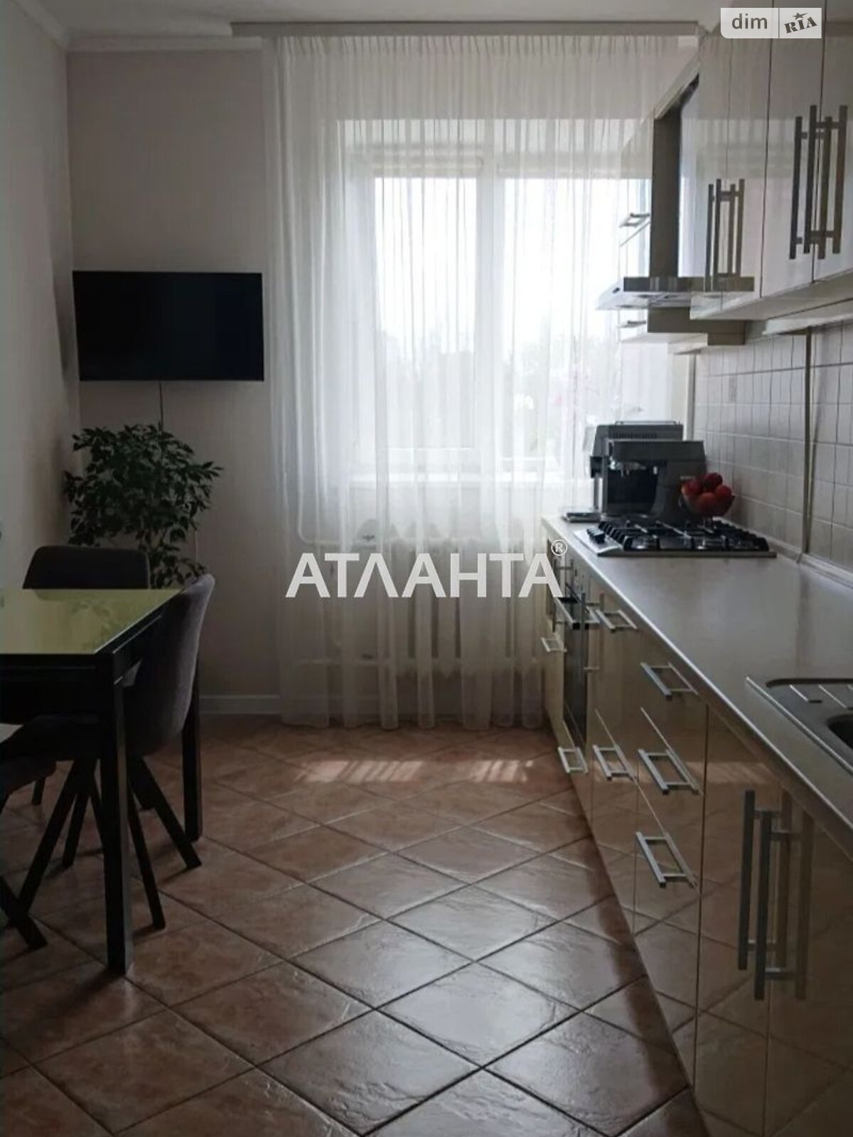 Продаж однокімнатної квартири в Одесі, на вул. Колонтаївська, район Приморський фото 1 Продаж однокімнатної квартири в Одесі, на вул. Колонтаївська, район Приморський фото 1