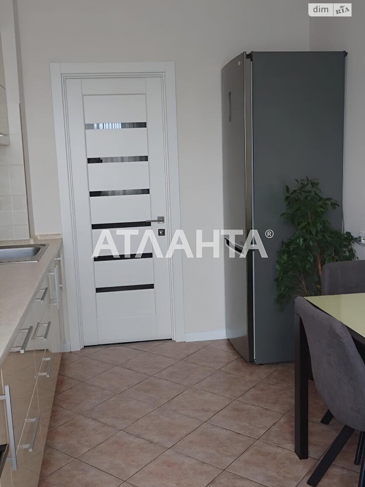Продаж однокімнатної квартири в Одесі, на вул. Колонтаївська, район Приморський фото 1 Продаж однокімнатної квартири в Одесі, на вул. Колонтаївська, район Приморський фото 1