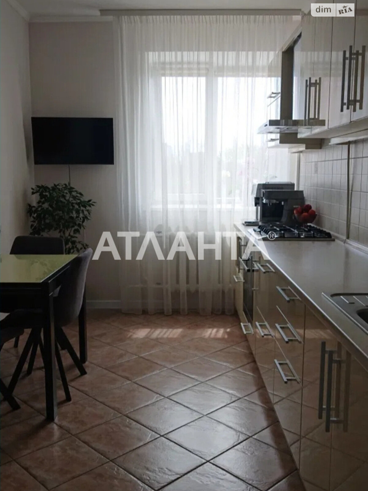 Продаж однокімнатної квартири в Одесі, на вул. Колонтаївська, район Приморський фото 1 Продаж однокімнатної квартири в Одесі, на вул. Колонтаївська, район Приморський фото 1