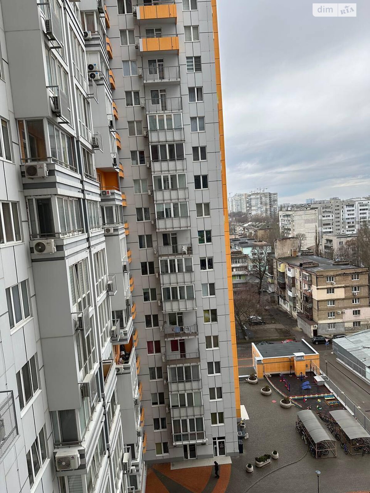 Продажа двухкомнатной квартиры в Одессе, на ул. Среднефонтанская 35, район Приморский фото 1 Продажа двухкомнатной квартиры в Одессе, на ул. Среднефонтанская 35, район Приморский фото 1