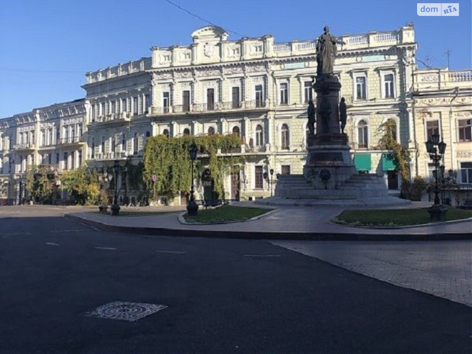 Продаж двокімнатної квартири в Одесі, на пл. Катерининська 9, район Приморський фото 1