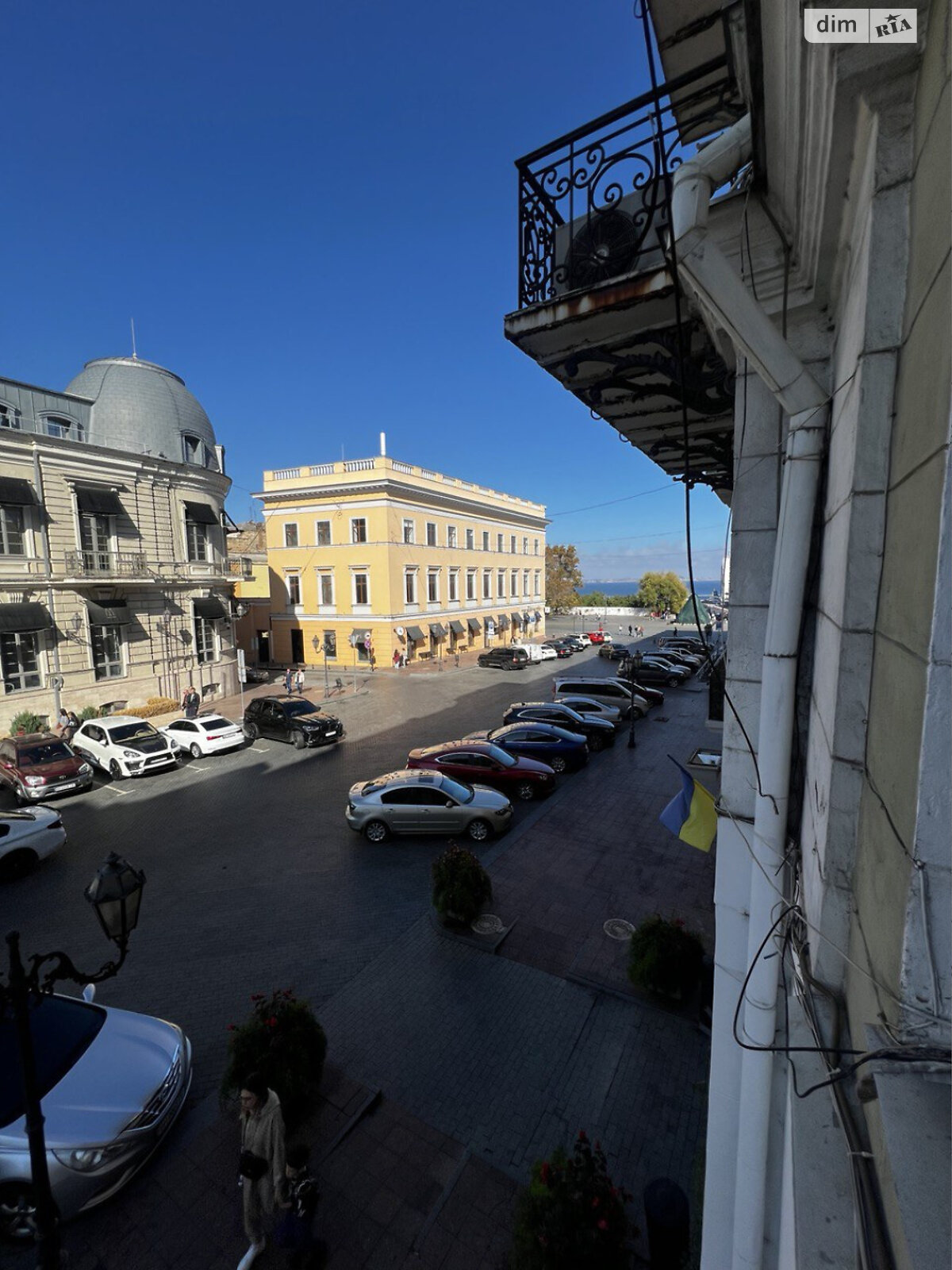 Продаж чотирикімнатної квартири в Одесі, на пл. Катерининська 3, район Приморський фото 1