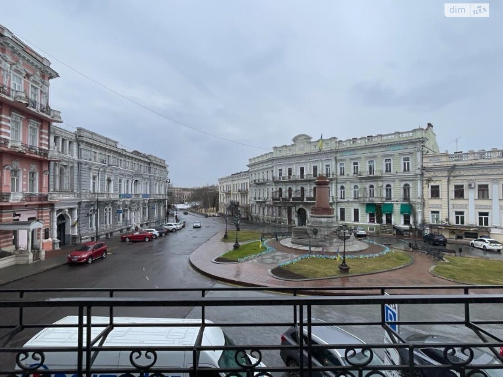 Продаж трикімнатної квартири в Одесі, на пл. Катерининська 5, район Приморський фото 1