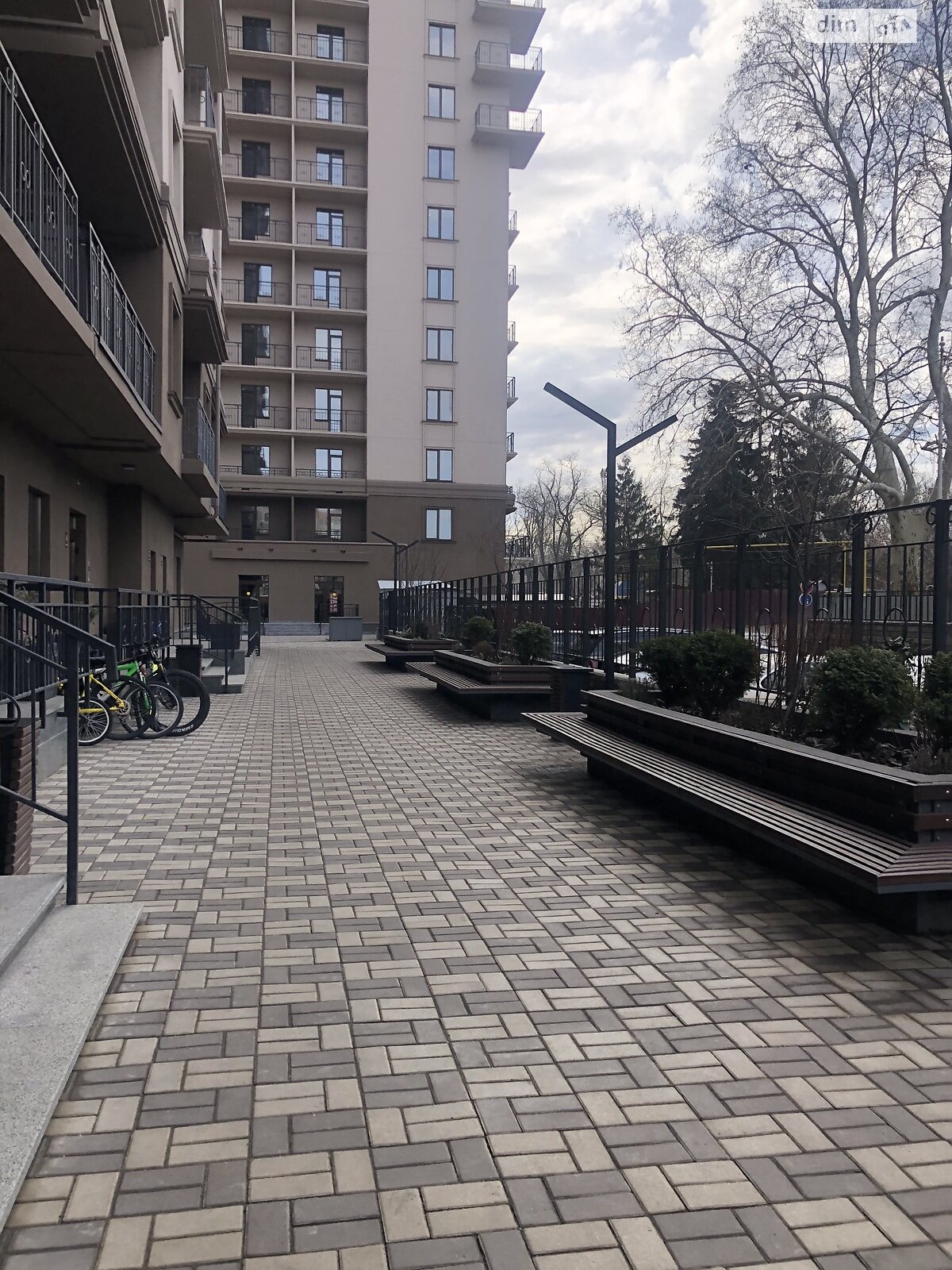 Продаж однокімнатної квартири в Одесі, на дор. Фонтанська 25Ж, район Приморський фото 1 Продаж однокімнатної квартири в Одесі, на дор. Фонтанська 25Ж, район Приморський фото 1