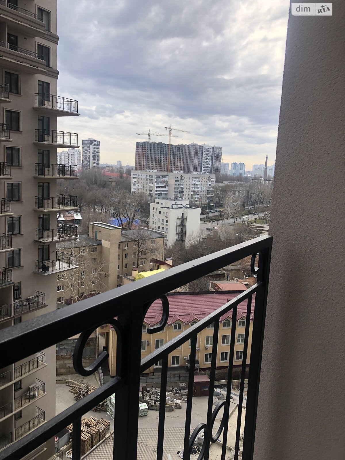 Продаж однокімнатної квартири в Одесі, на дор. Фонтанська 25Ж, район Приморський фото 1 Продаж однокімнатної квартири в Одесі, на дор. Фонтанська 25Ж, район Приморський фото 1