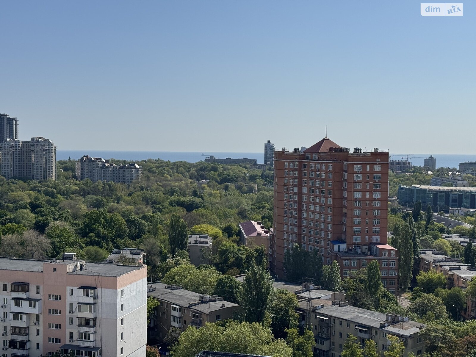 Продаж трикімнатної квартири в Одесі, на дор. Фонтанська 25Ж, район Приморський фото 1 Продаж трикімнатної квартири в Одесі, на дор. Фонтанська 25Ж, район Приморський фото 1