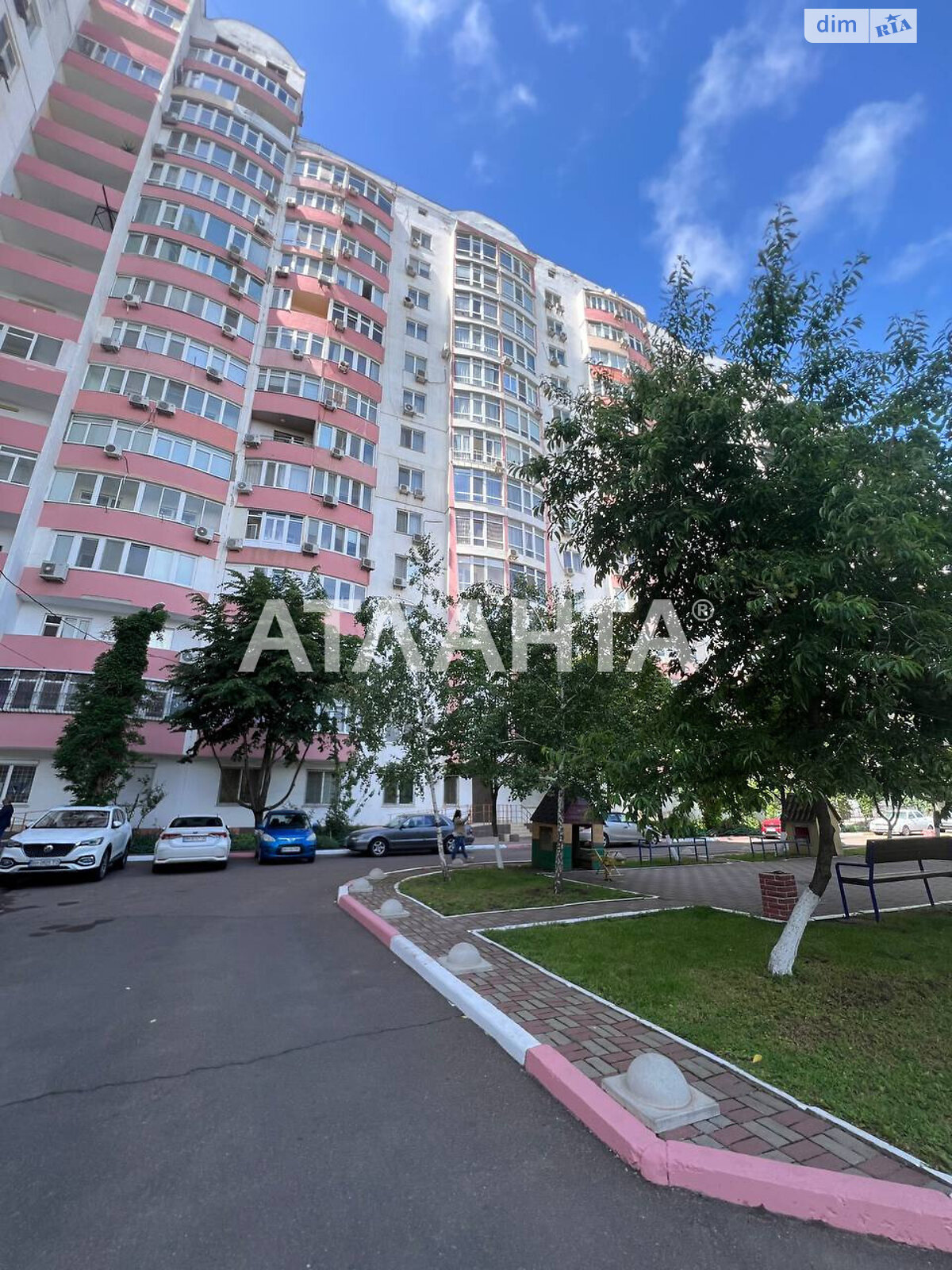 Продажа трехкомнатной квартиры в Одессе, на дор. Фонтанская, район Приморский фото 1 Продажа трехкомнатной квартиры в Одессе, на дор. Фонтанская, район Приморский фото 1