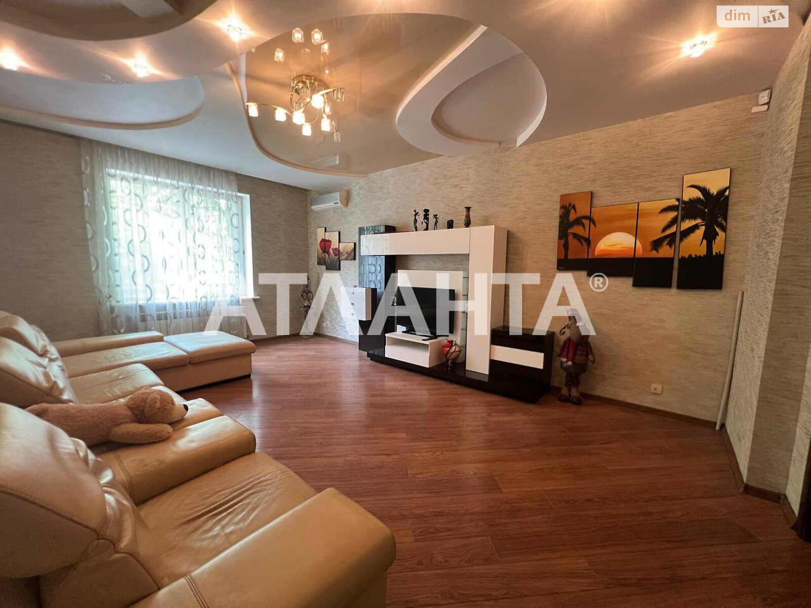 Продажа трехкомнатной квартиры в Одессе, на дор. Фонтанская, район Приморский фото 1 Продажа трехкомнатной квартиры в Одессе, на дор. Фонтанская, район Приморский фото 1