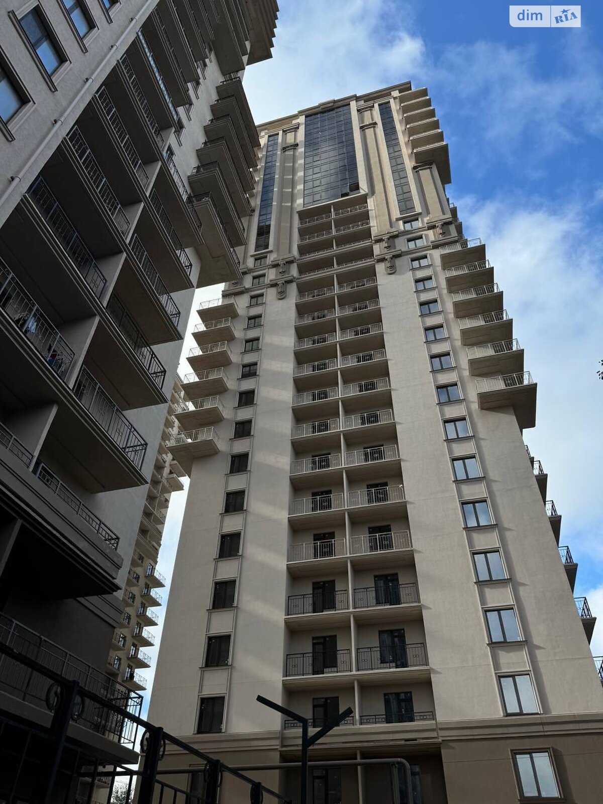 Продажа однокомнатной квартиры в Одессе, на дор. Фонтанская 25Ж, район Приморский фото 1 Продажа однокомнатной квартиры в Одессе, на дор. Фонтанская 25Ж, район Приморский фото 1