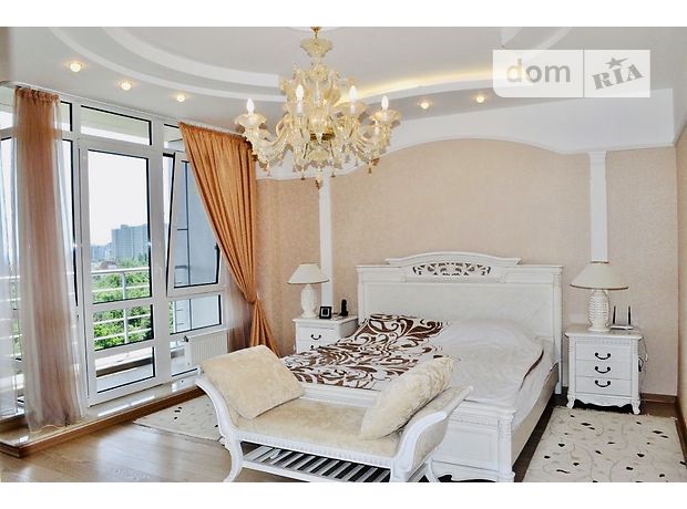 Продажа пятикомнатной квартиры в Одессе, на бул. Французский район Приморский фото 1 Продажа пятикомнатной квартиры в Одессе, на бул. Французский район Приморский фото 1